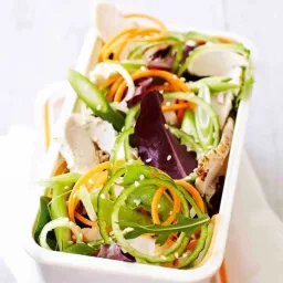 Asian hen spiralized salad