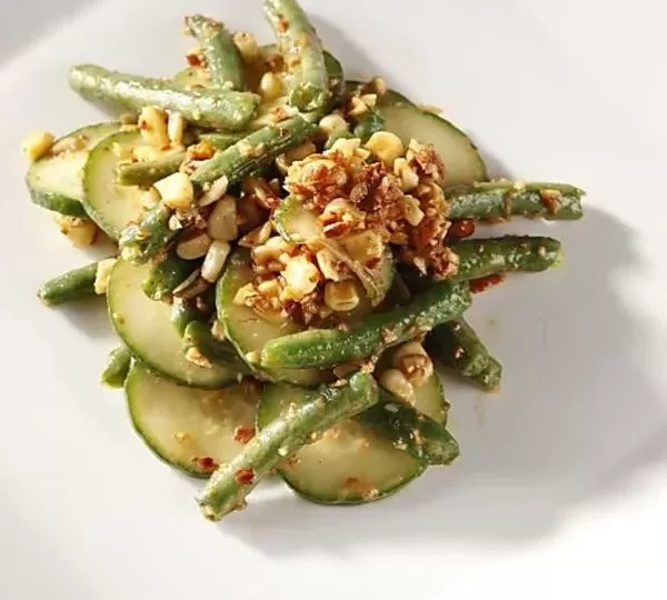 Spicy Thai-Impressed Inexperienced Bean & Cucumber Salad